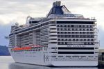 msc-fantasia-msc-cruises-cruise-ship-photos-2015-02-04-at-funchal-madeira